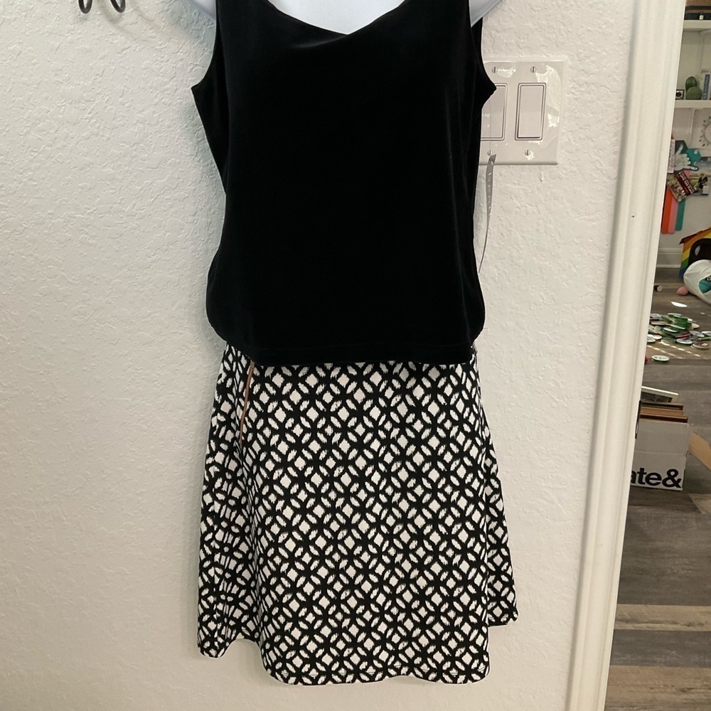 Le Lis Collection Black/White Knee-Length Skirt; Size Large Petite